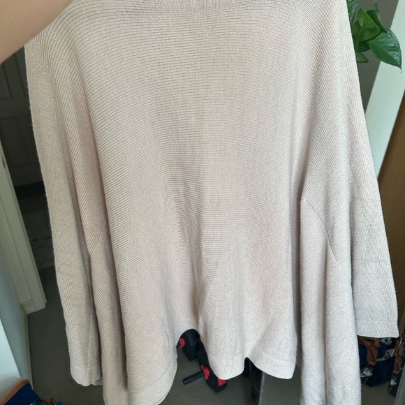 Lulu Lemon sweater. Cream colored. Size small. - Picture 2 of 3